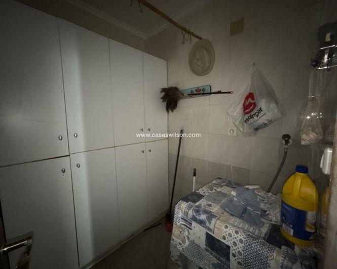 Image No.18-3 Bed House for sale