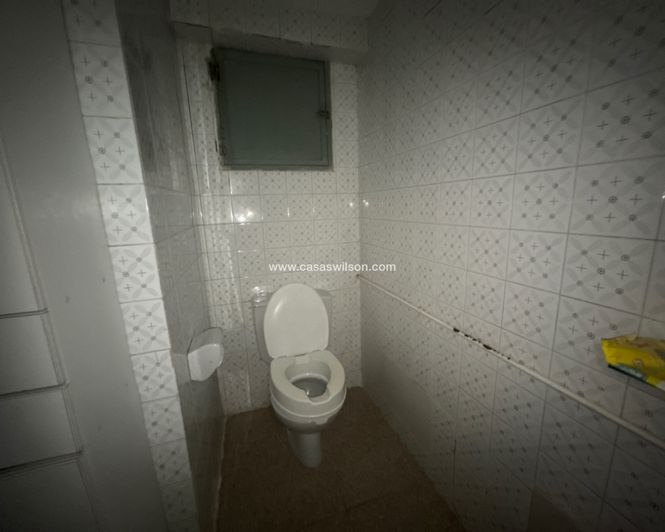 Image No.20-3 Bed House for sale