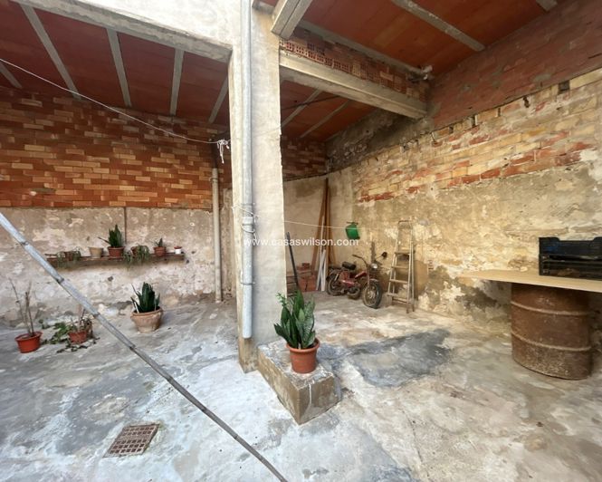 Image No.21-3 Bed House for sale