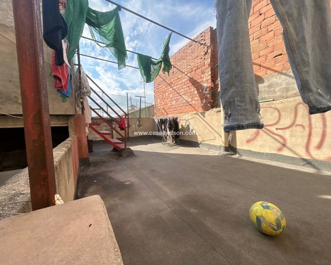 Image No.25-3 Bed House for sale