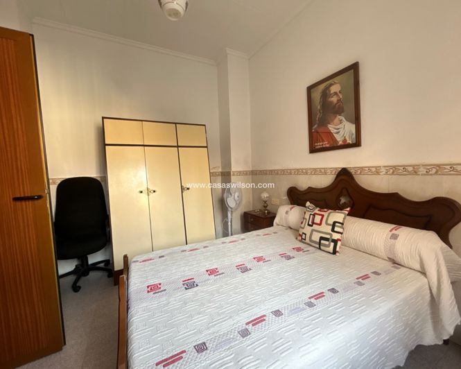 Image No.4-3 Bed House for sale