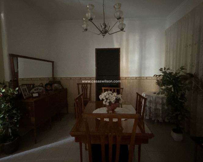 Image No.9-3 Bed House for sale