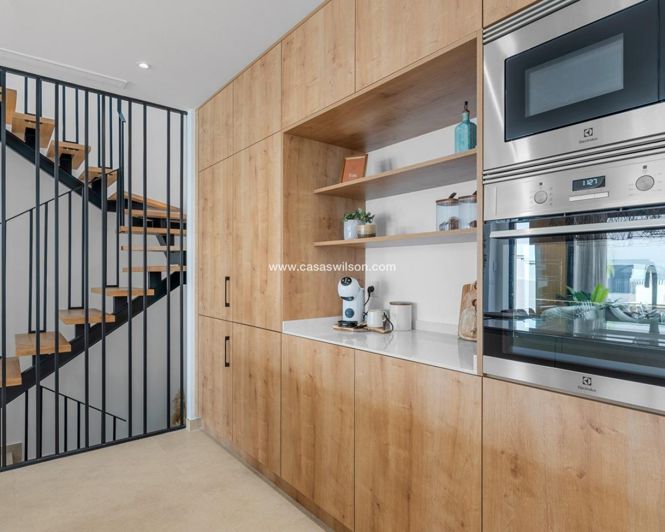 Image No.39-3 Bed Townhouse for sale