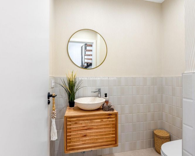 Image No.44-3 Bed Townhouse for sale