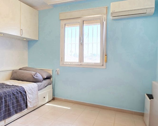 Image No.14-3 Bed Townhouse for sale