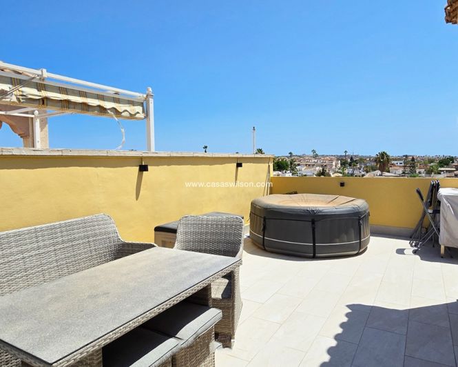 Image No.16-3 Bed Townhouse for sale