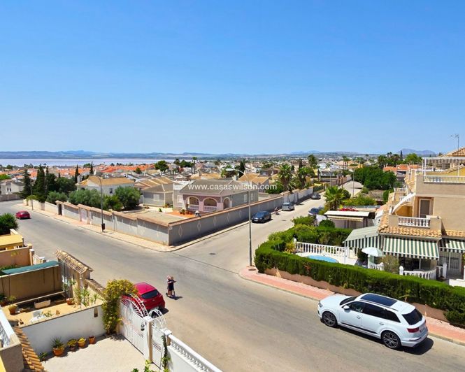 Image No.19-3 Bed Townhouse for sale