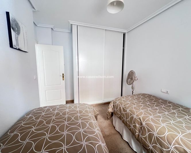 Image No.16-3 Bed Property for sale