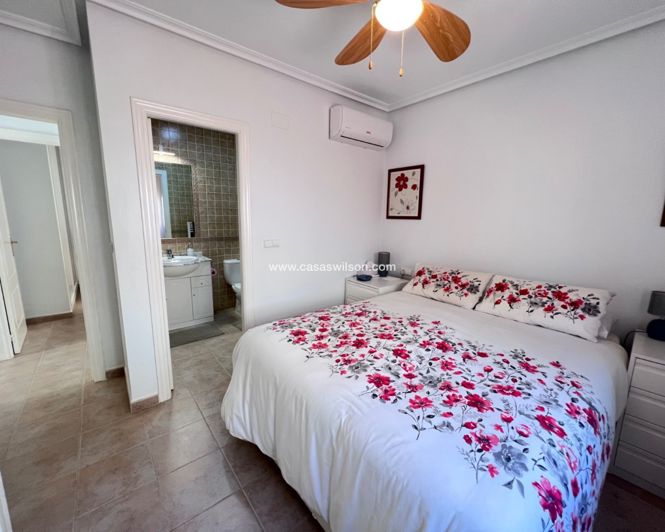 Image No.18-3 Bed Property for sale