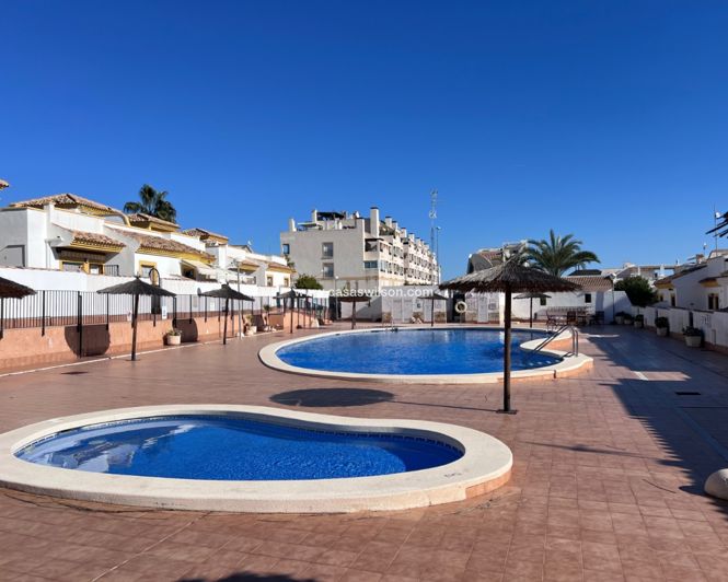 Image No.25-3 Bed Property for sale