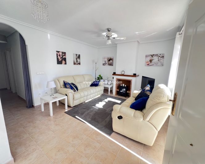 Image No.5-3 Bed Property for sale