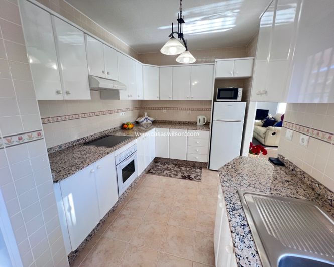 Image No.9-3 Bed Property for sale