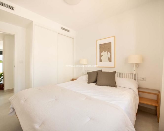 Image No.11-3 Bed Townhouse for sale