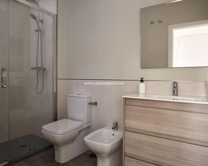 Image No.20-3 Bed Apartment for sale