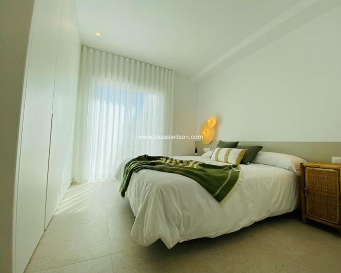 Image No.10-2 Bed Bungalow for sale