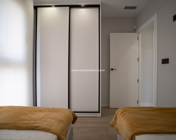 Image No.36-2 Bed Bungalow for sale