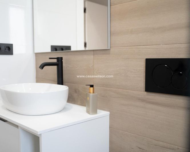 Image No.44-2 Bed Bungalow for sale