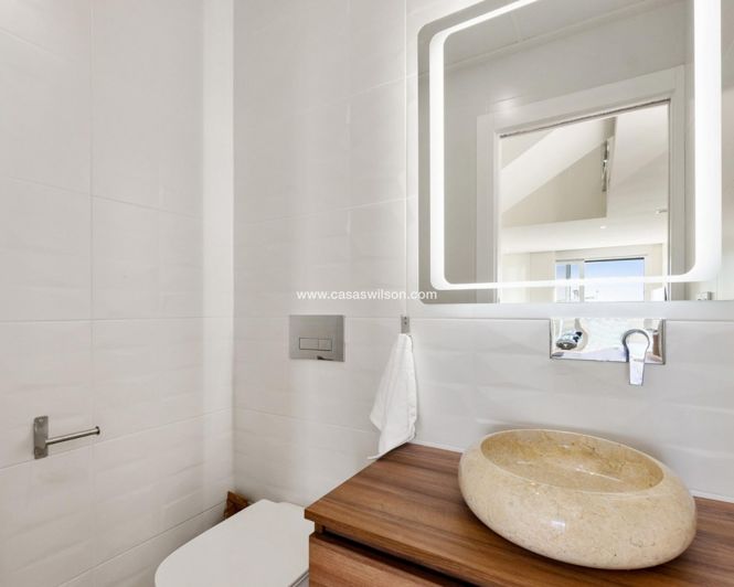 Image No.17-3 Bed Villa for sale