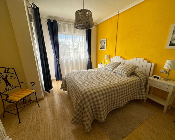 Image No.15-3 Bed Townhouse for sale