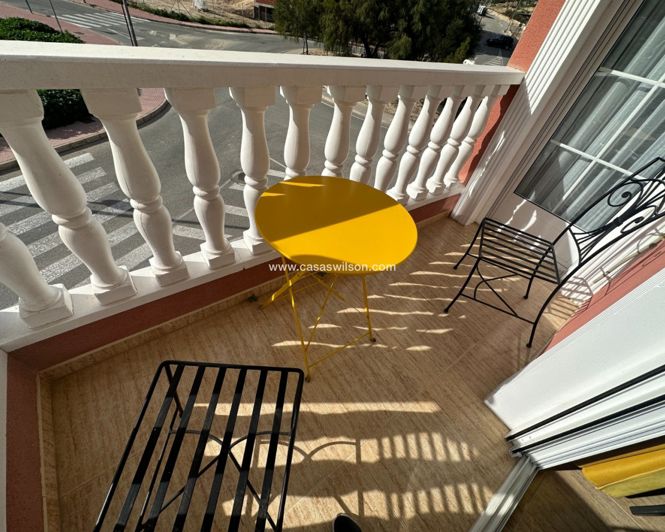 Image No.19-3 Bed Townhouse for sale