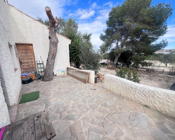 Image No.10-2 Bed Property for sale