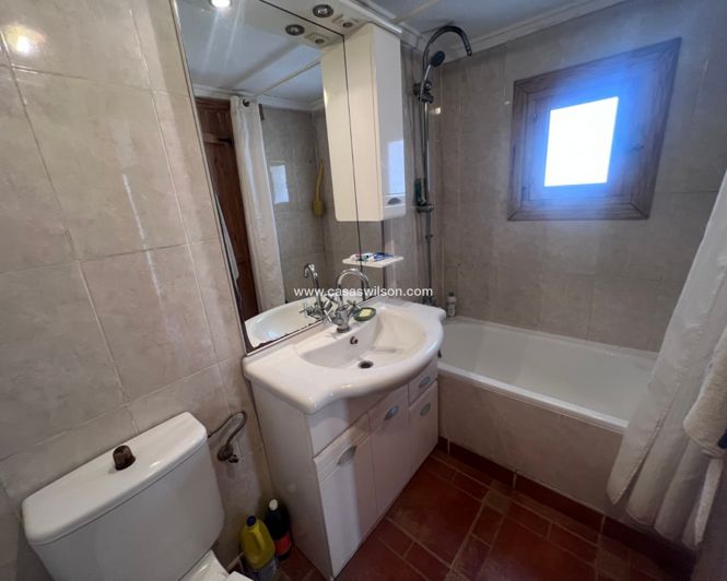 Image No.19-2 Bed Property for sale