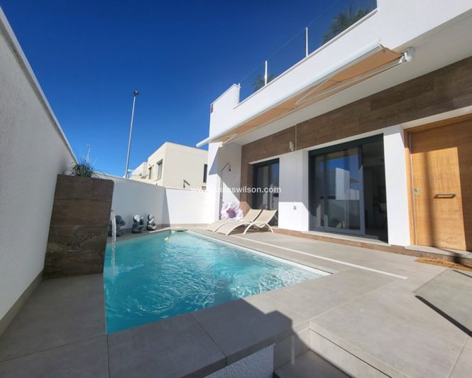 Image No.2-2 Bed Townhouse for sale