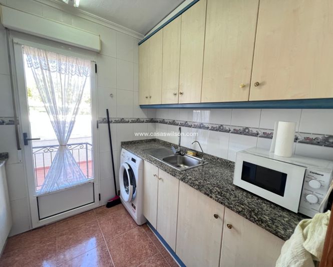 Image No.11-3 Bed House for sale