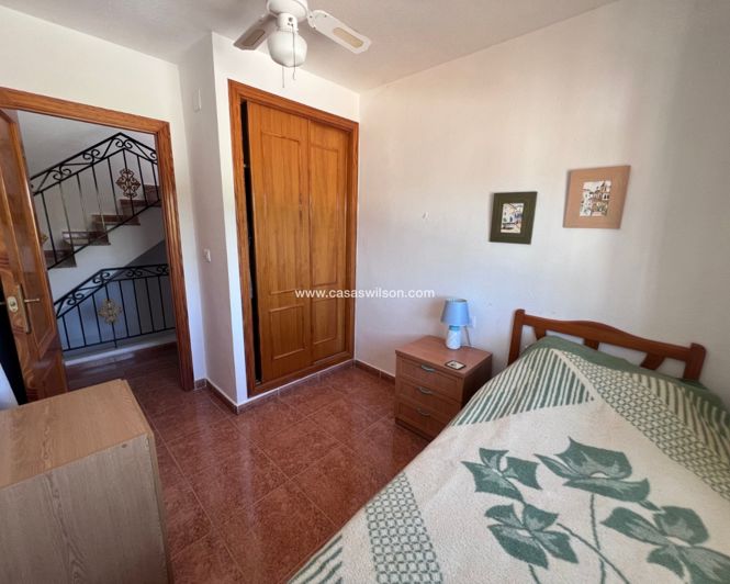 Image No.19-3 Bed House for sale