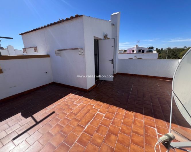 Image No.27-3 Bed House for sale