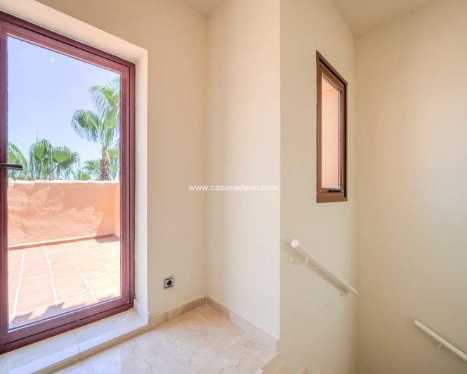 Image No.22-3 Bed Apartment for sale