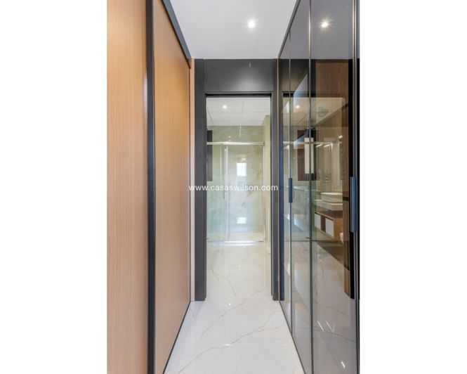 Image No.17-3 Bed Apartment for sale