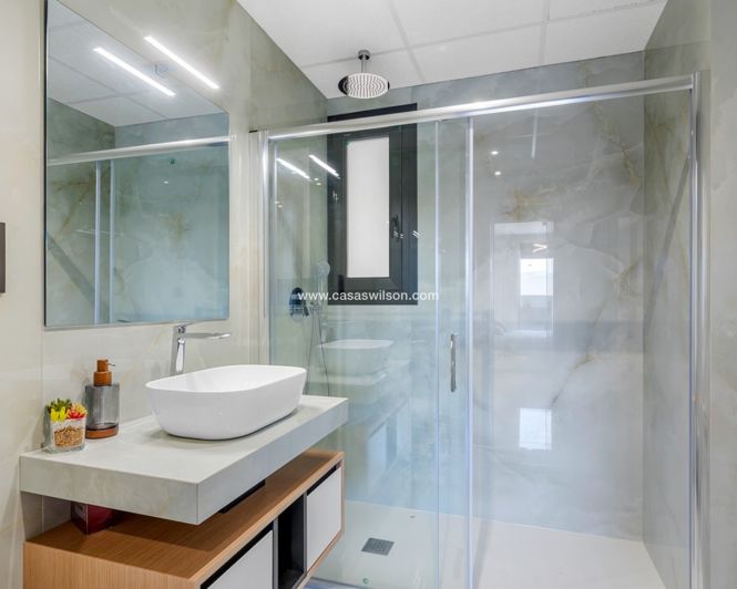 Image No.19-3 Bed Apartment for sale