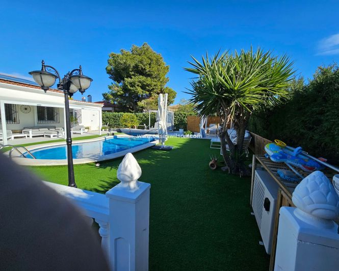 Image No.2-4 Bed Villa for sale