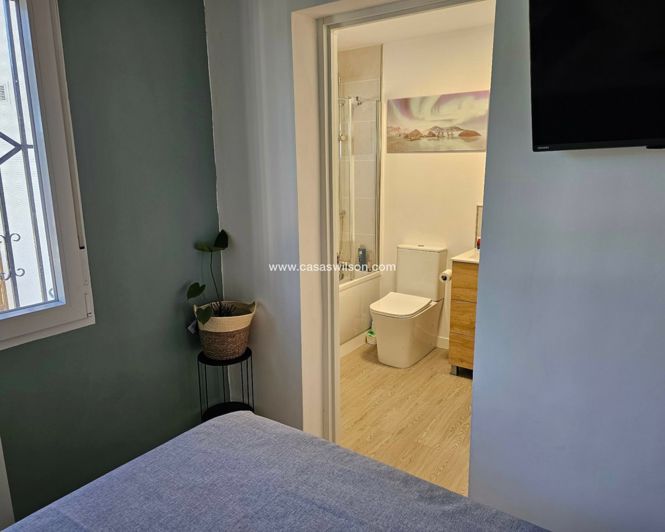 Image No.28-4 Bed Villa for sale