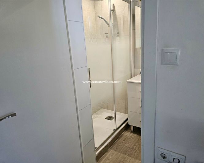 Image No.40-4 Bed Villa for sale