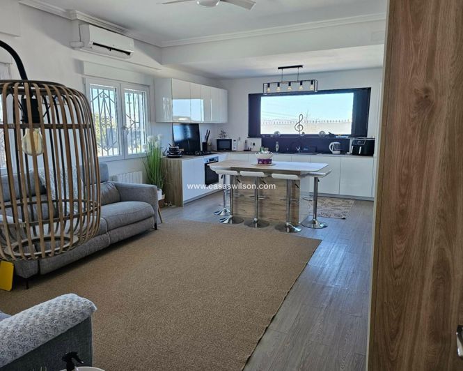 Image No.9-4 Bed Villa for sale