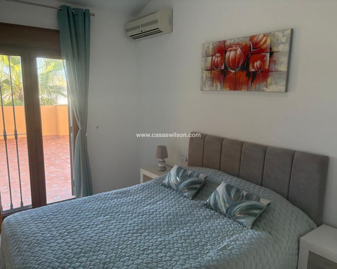 Image No.16-3 Bed Townhouse for sale