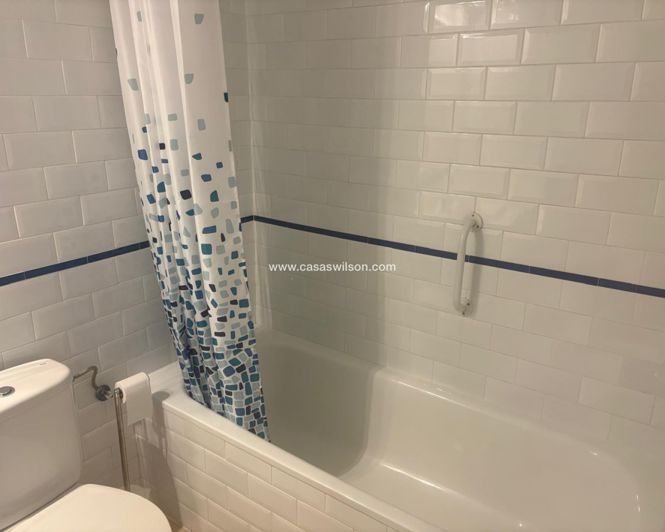 Image No.20-3 Bed Townhouse for sale