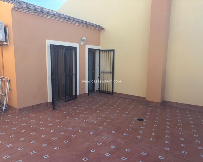 Image No.27-3 Bed Townhouse for sale