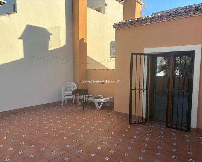 Image No.30-3 Bed Townhouse for sale