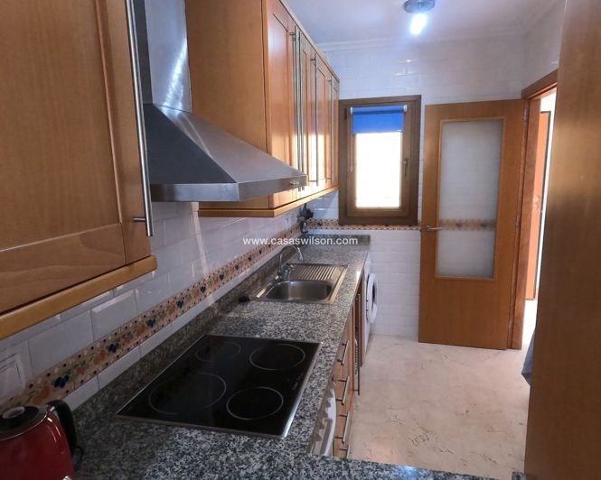Image No.8-3 Bed Townhouse for sale