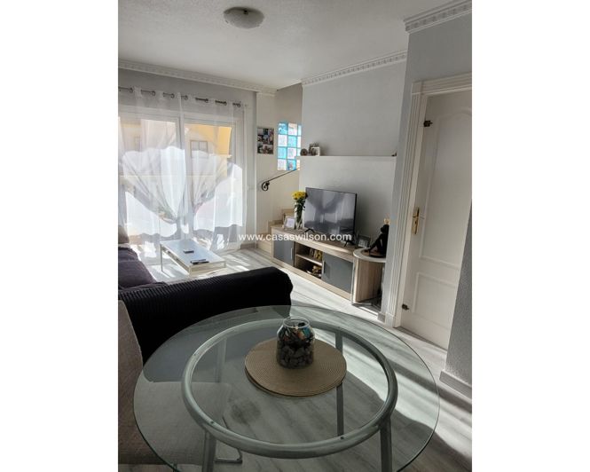 Image No.25-2 Bed Townhouse for sale