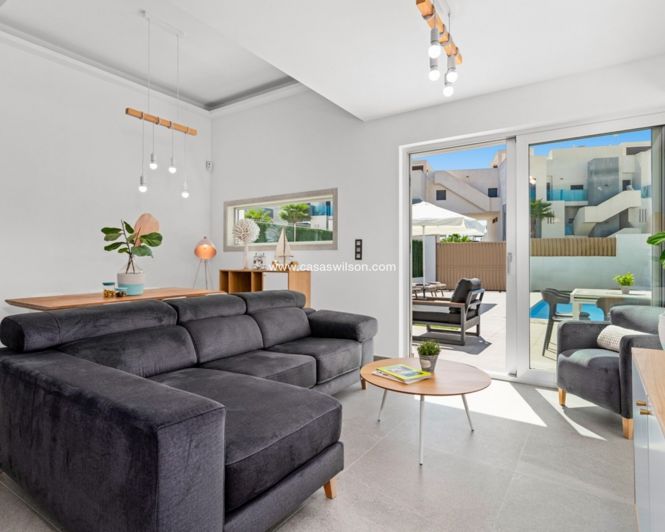 Image No.3-3 Bed Villa for sale