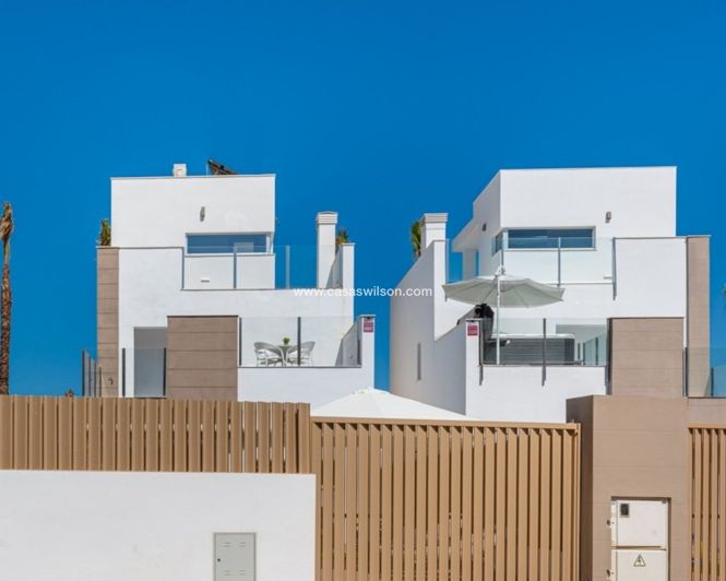 Image No.30-3 Bed Villa for sale