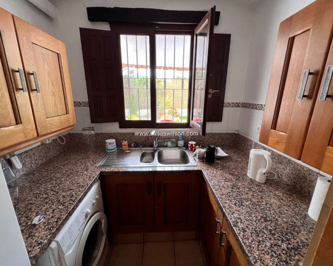 Image No.10-2 Bed Property for sale