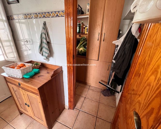 Image No.11-2 Bed Property for sale