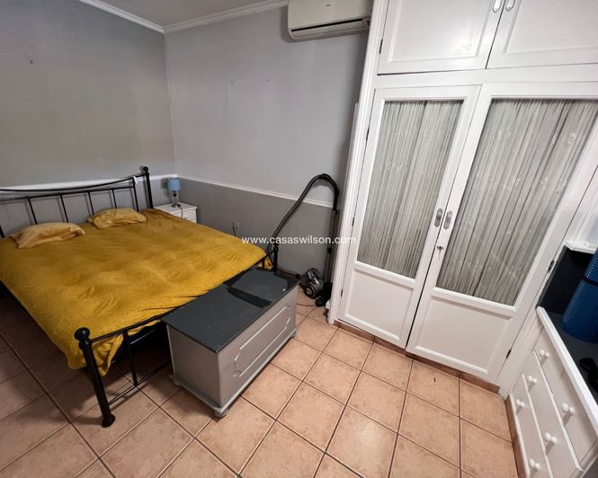 Image No.12-2 Bed Property for sale