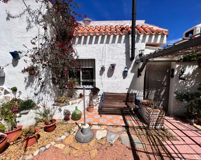 Image No.18-2 Bed Property for sale