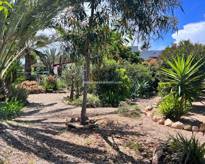 Image No.28-2 Bed Property for sale